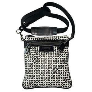 Coach Penelope Op Art Black & White Crossbody Swing Pack 42206